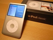 図7　初代iPod  (wikipediaより)